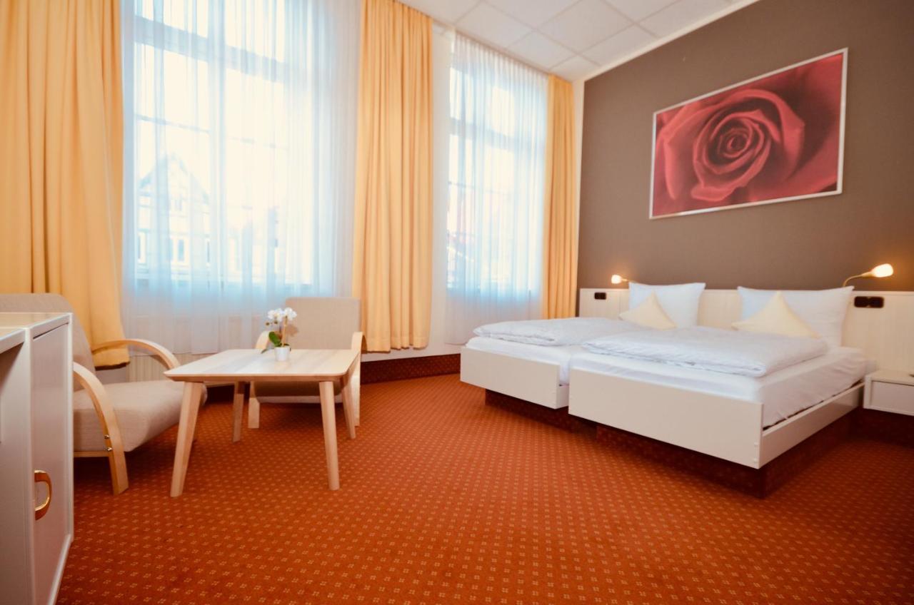 Cityhotel ユルツェン エクステリア 写真